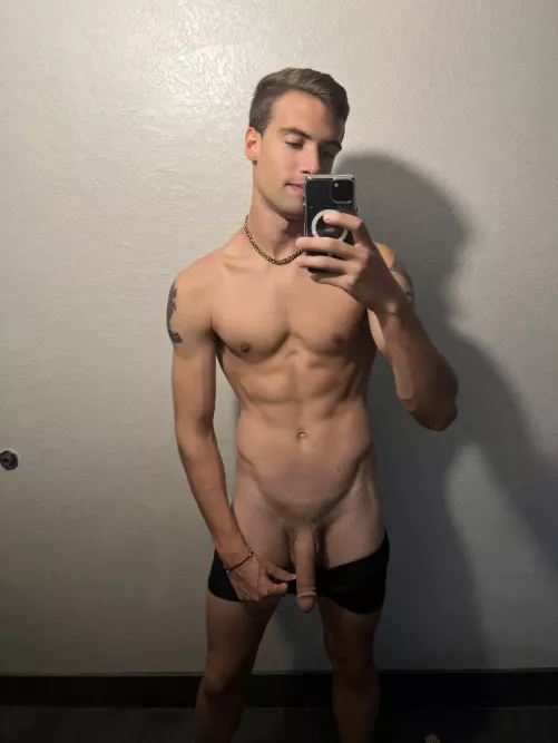 Ladyboner certified? by Kiekeyz