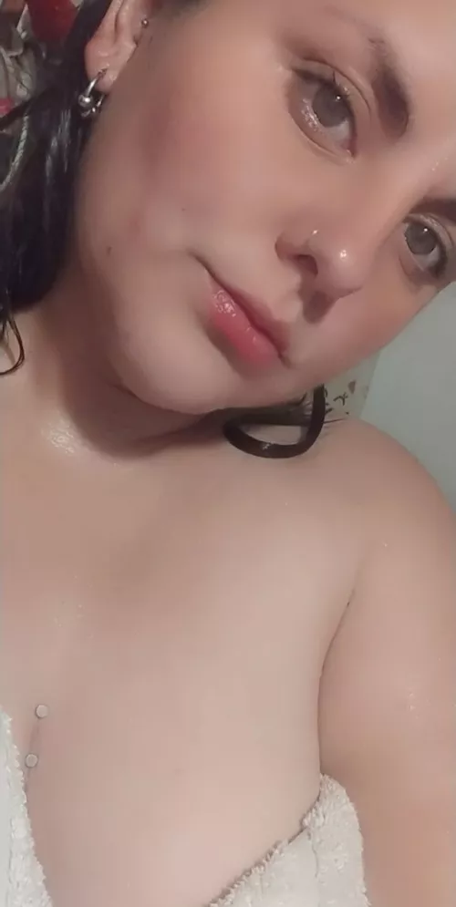 Let's take a shower? by Cutedanna_87