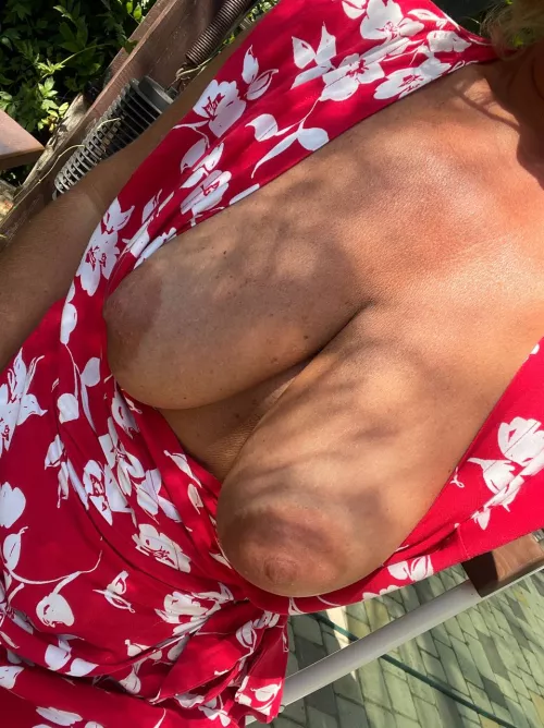 Moms outfit for the day. Easy access. by astutelyConsider