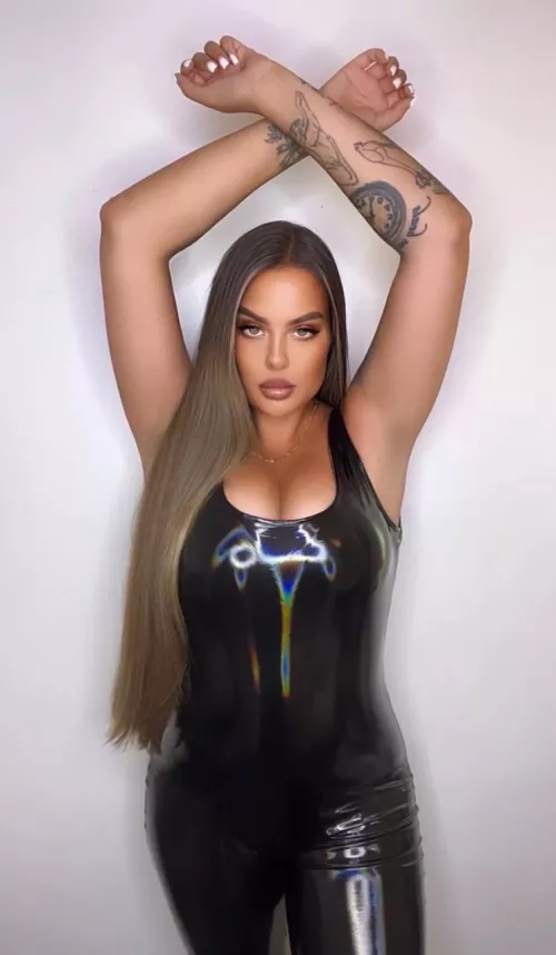 The shinier the prettier am i right? by Robyn_inked