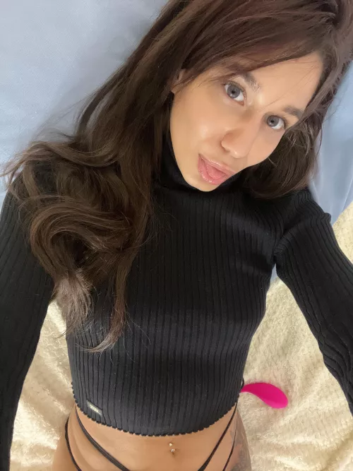 who can take control of my toy and melt my pussy ? by HighlyDevelop62