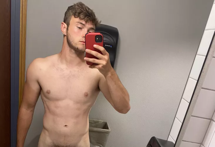 who wants the Un cropped version? by AnxiousAd2920