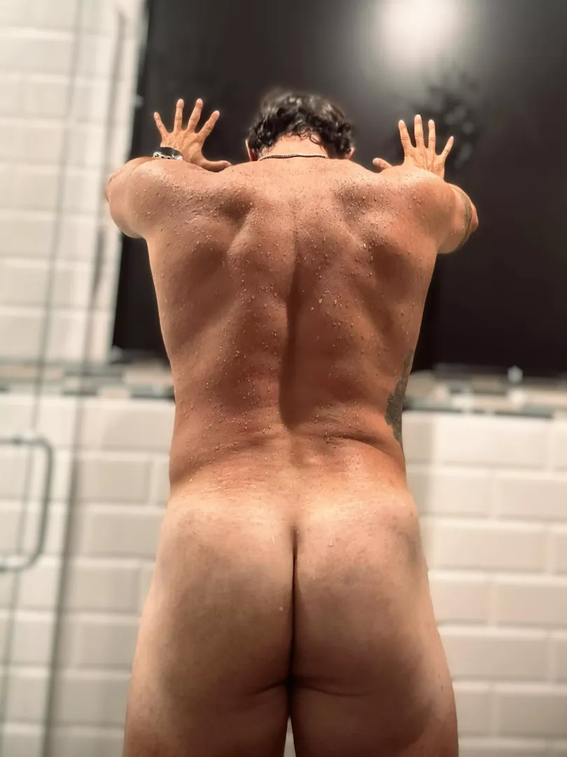 Who wants to shower with me? posted by Joe_Savage500