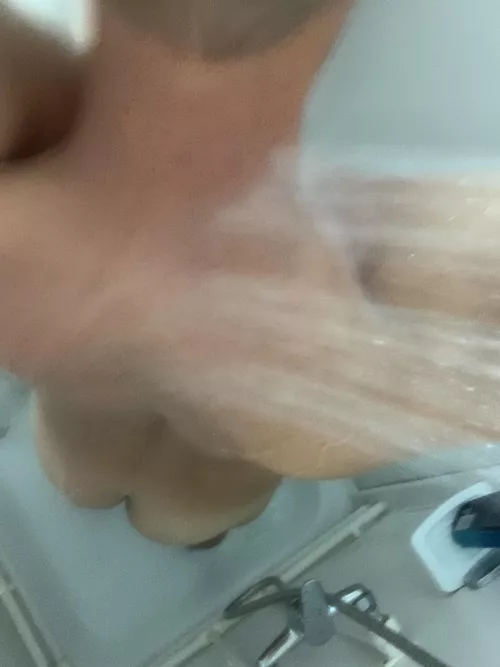 Why sell my body when I can rent it out for free 😏👌x by Burrito_33