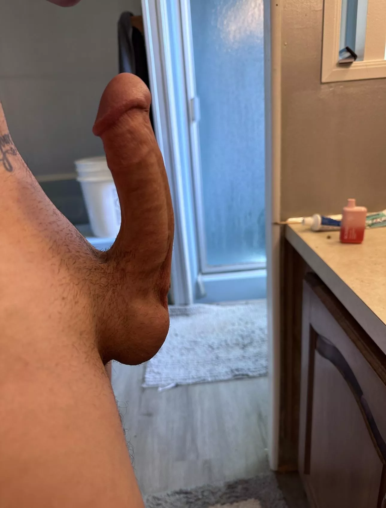 (31) pointing straight up posted by showyourgreens