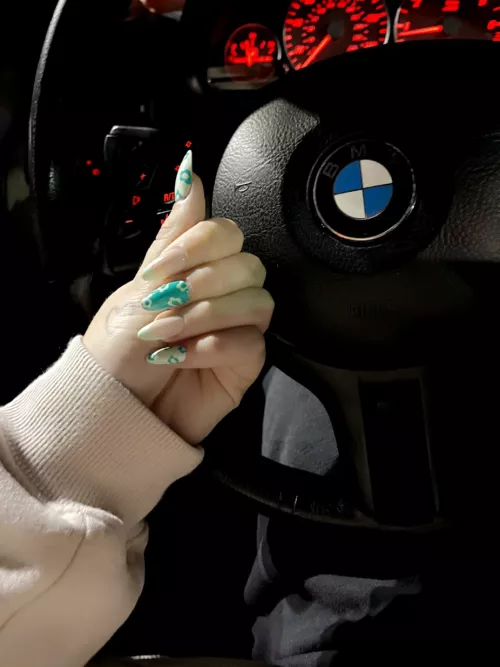 Aren't my hands pretty? by Goddess_bbbbb