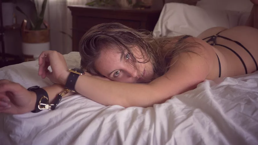 [F] I'm new to bondage, but I really like it. Any suggestions for a beginner? by sophie_fenmec