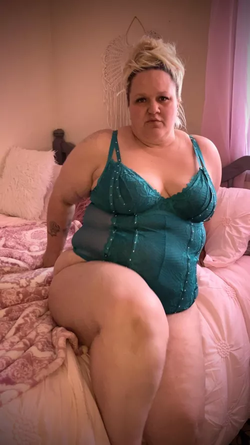 Feeling like a Queen by oilfieldvixen