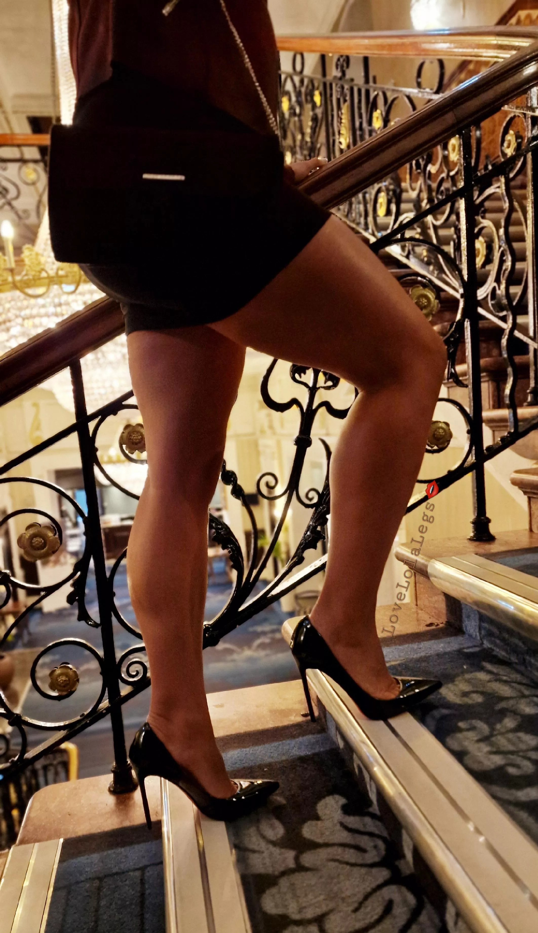 Heading back from post work drinks 👄 posted by lovelolalegs