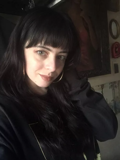 I really wanna get bangs again... by luisathorne