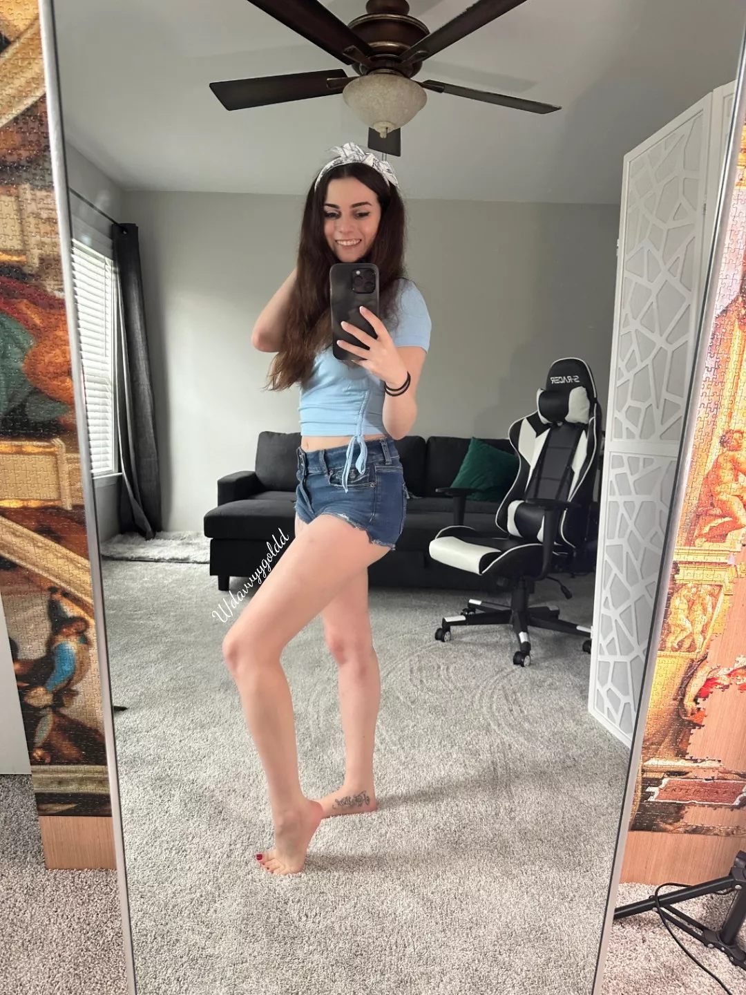 I was feeling cute in my short shorts posted by davvyygoldd