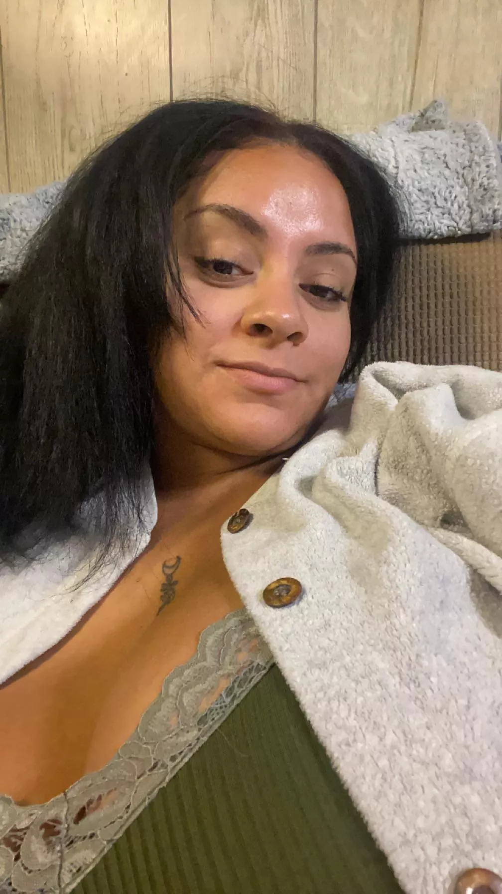 If you like my face, you should see my body 😜 posted by NaughtyMaevexx