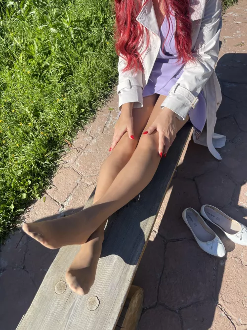 In tan pantyhose by Anabel_in_nylon