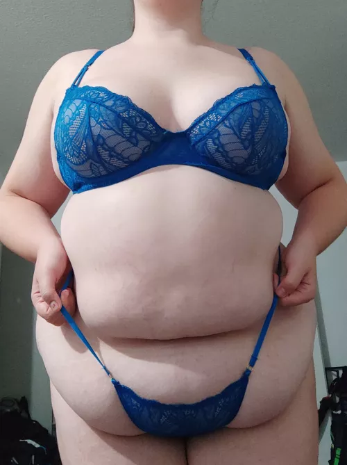 Just walking around with the curtains and windows open💕 by Agressive_Grandma