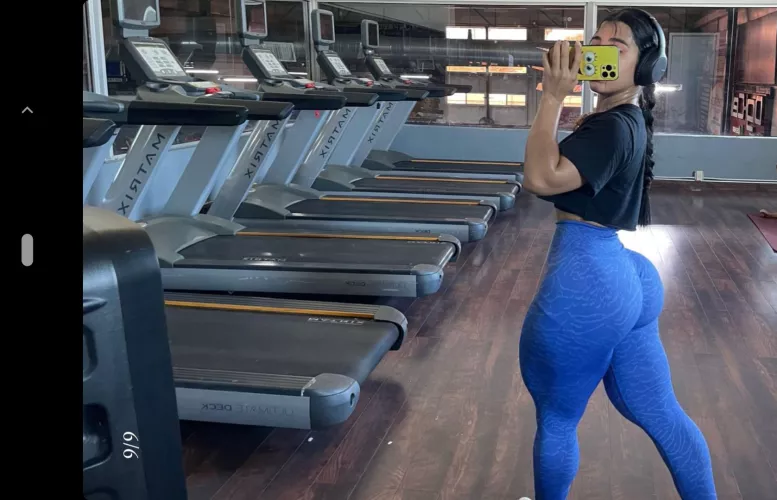 Linnnna._ by NewLineCinema