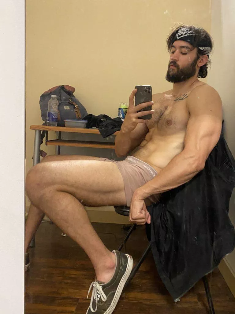 Need a trainer? 😉 posted by Justinbarberfit