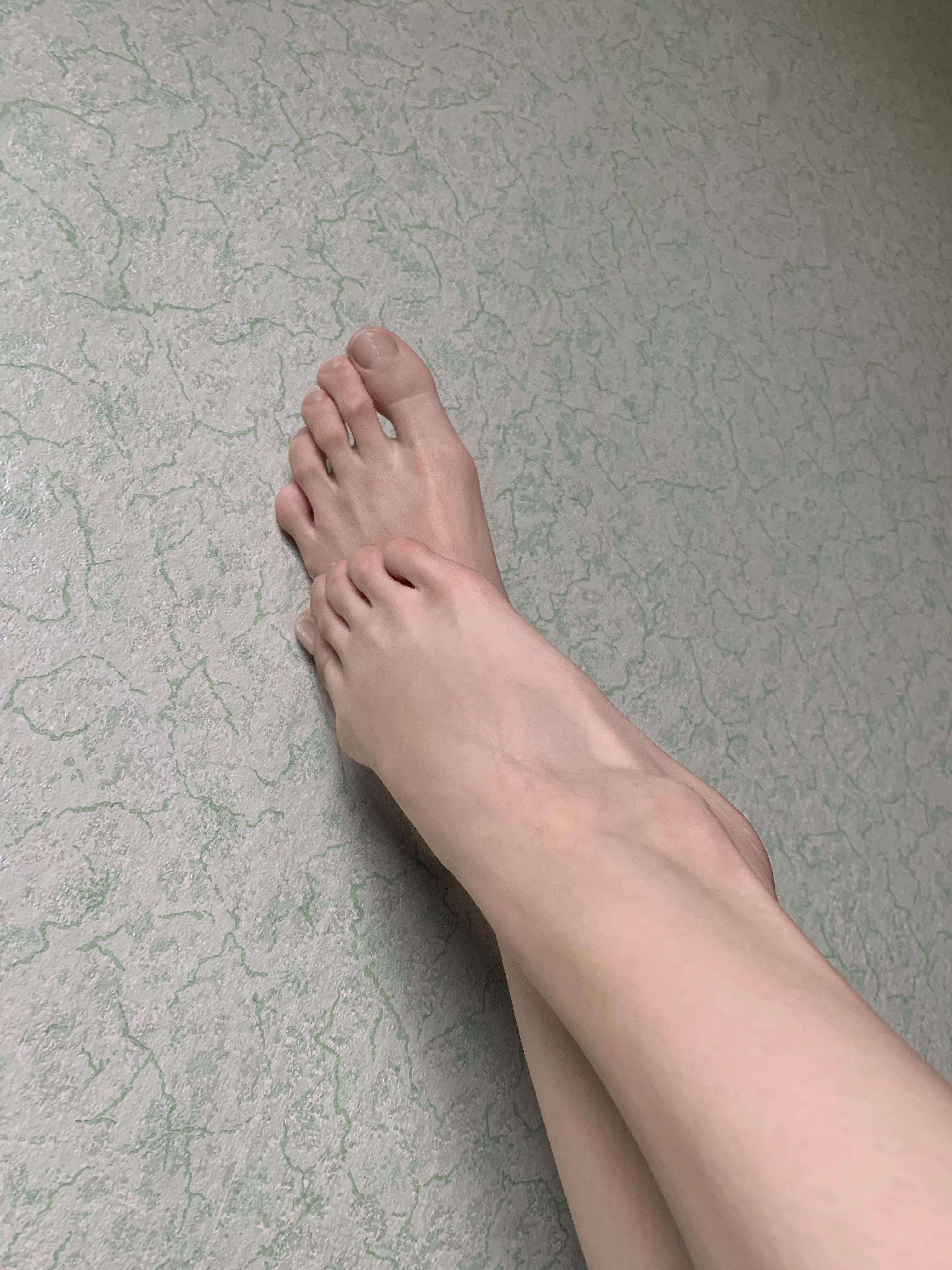 Seduction begins with these legs. posted by thinFlop831