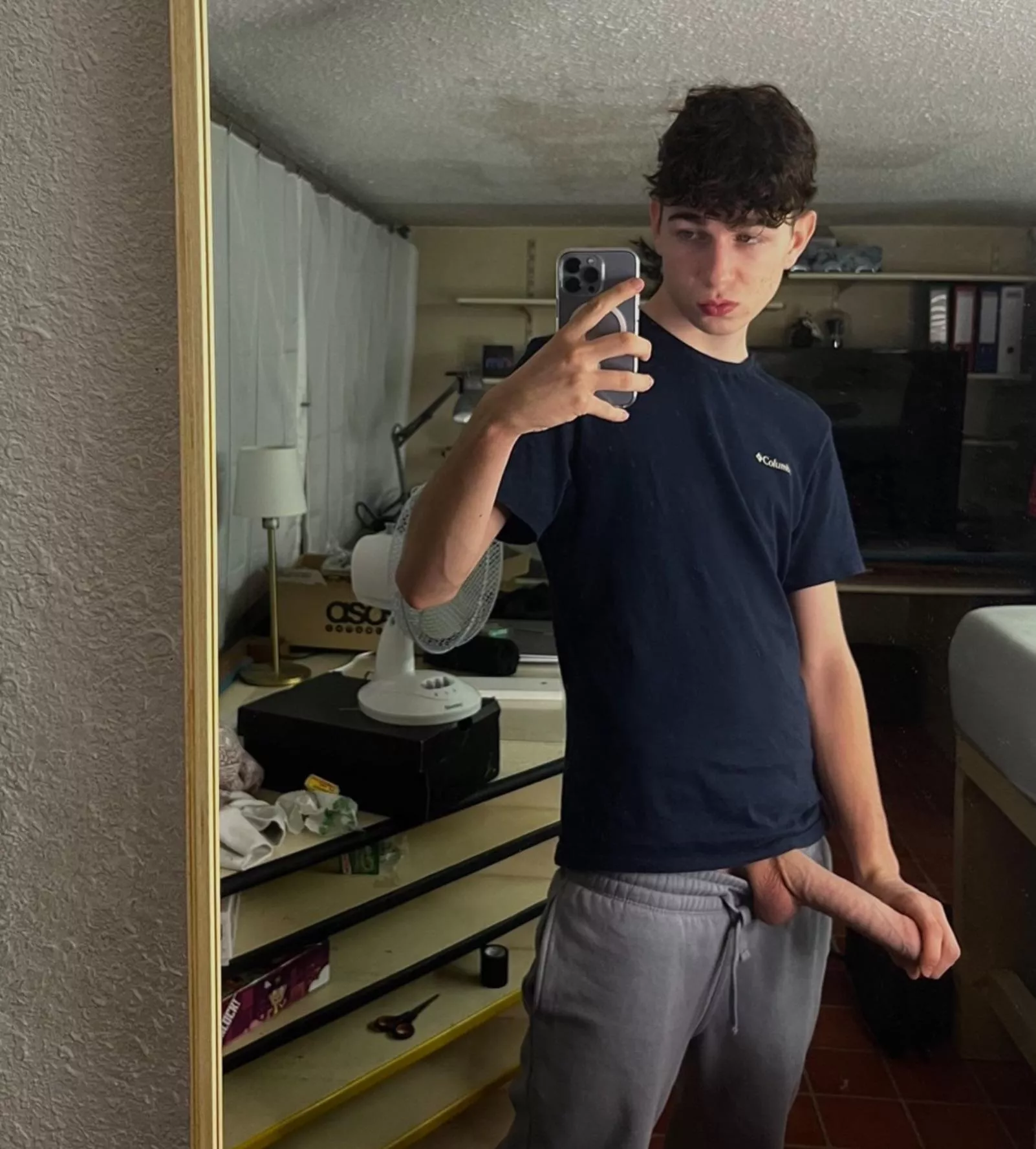 Sending nudes to people that hmu 😉 posted by Big-Hospital1862