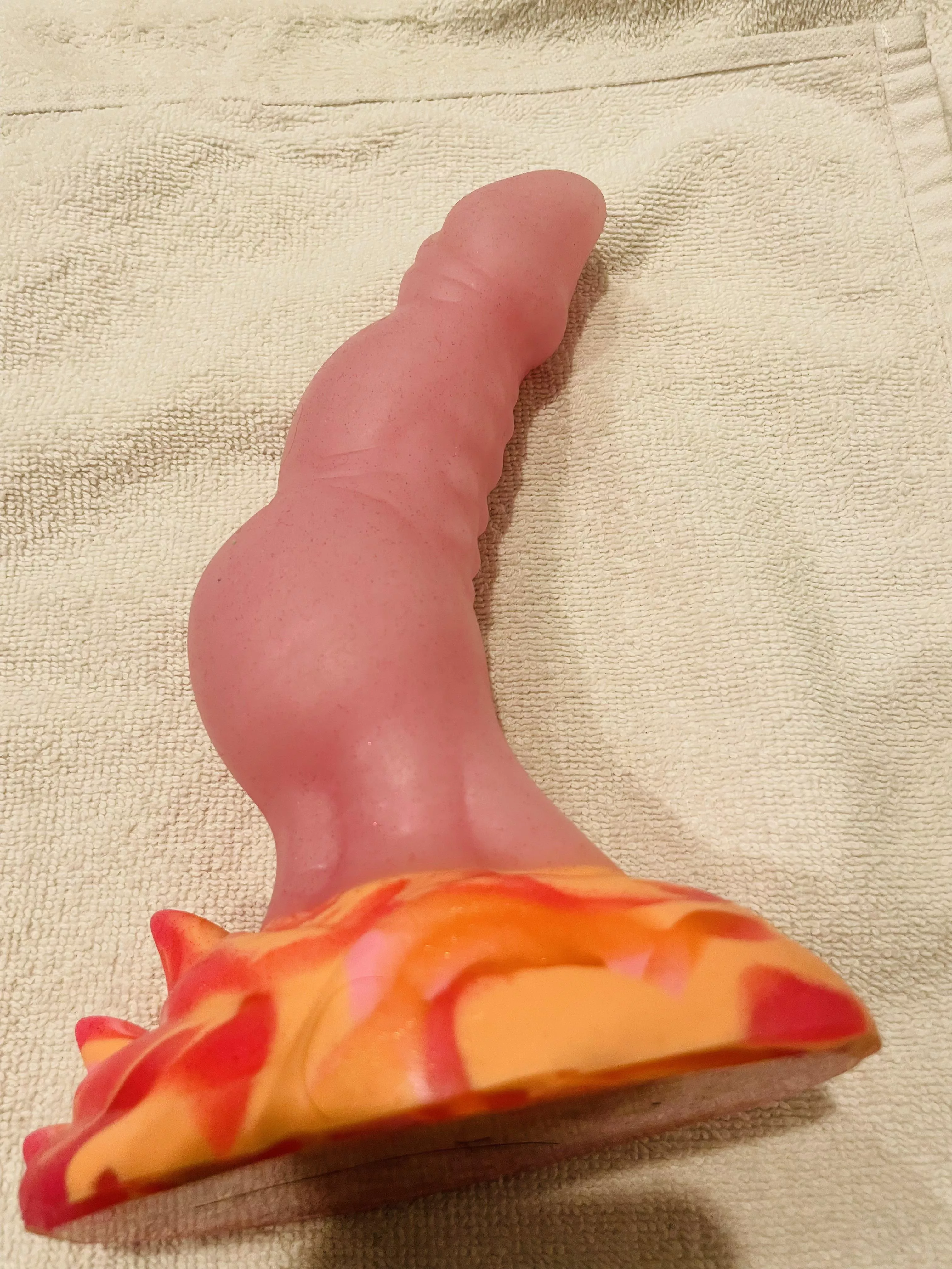 So excited to try a Bad dragon for the first time. Love the color 😍 posted by sluttysavitri98