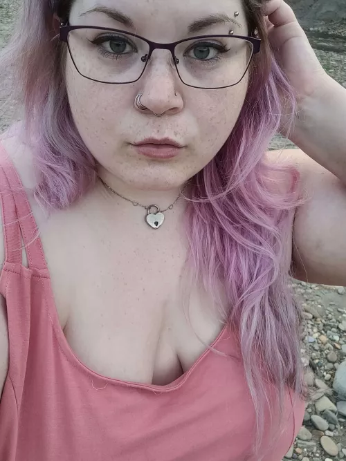 Spend the day in bed with me by cinanom_bunz