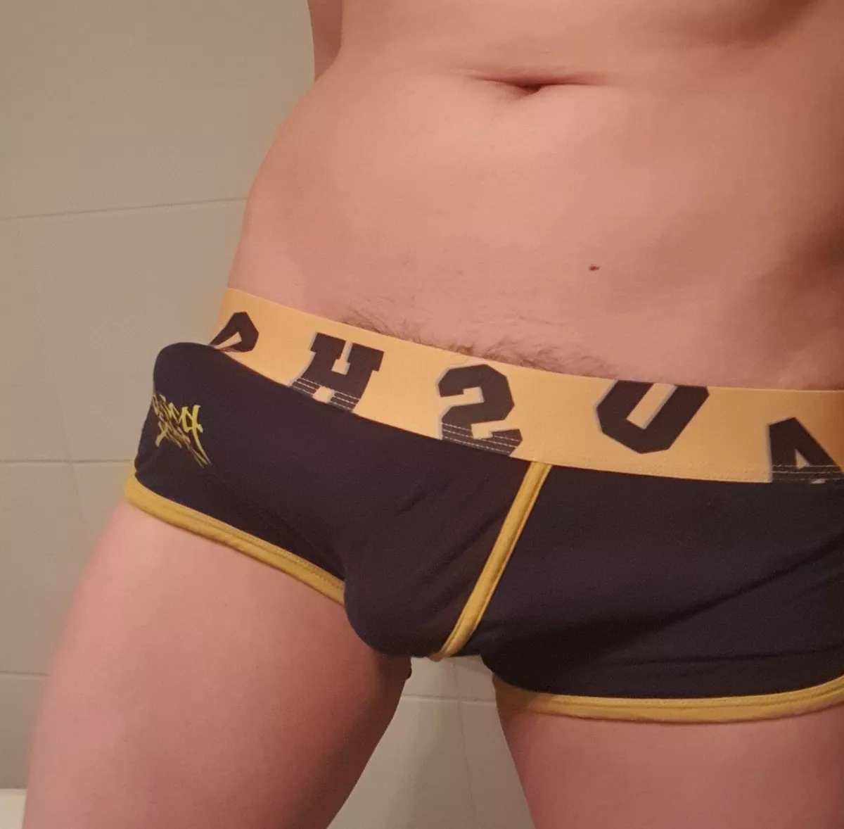 U can pretty much see how hung i am posted by GruesoDeseo