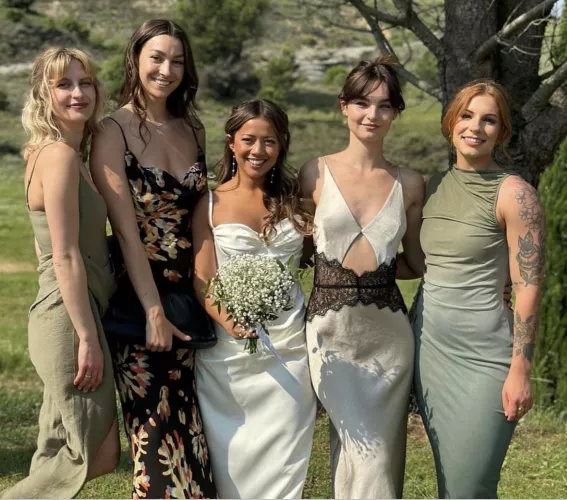 Wedding friends by [deleted]