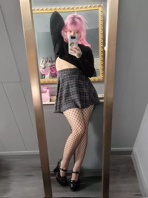 Who wants to jump in a pile of fall leaves with me 🍁 by RainbowValentine