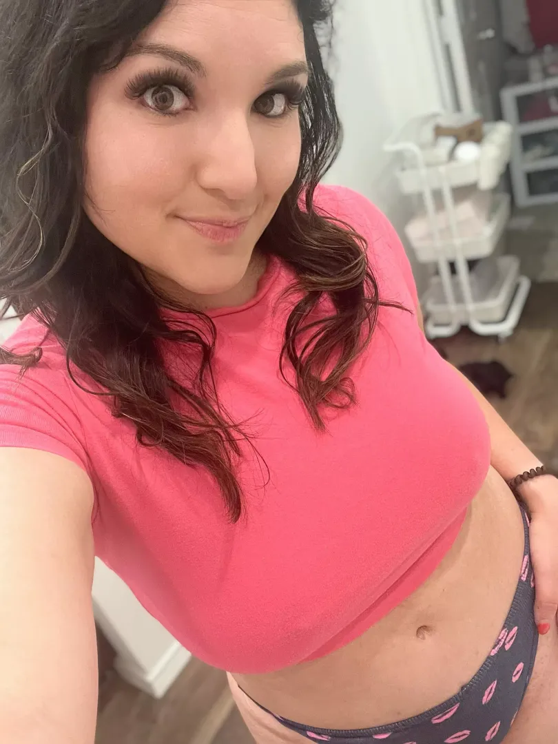 A naughty Latina milf…what more could you ask for by sexxymilf1030