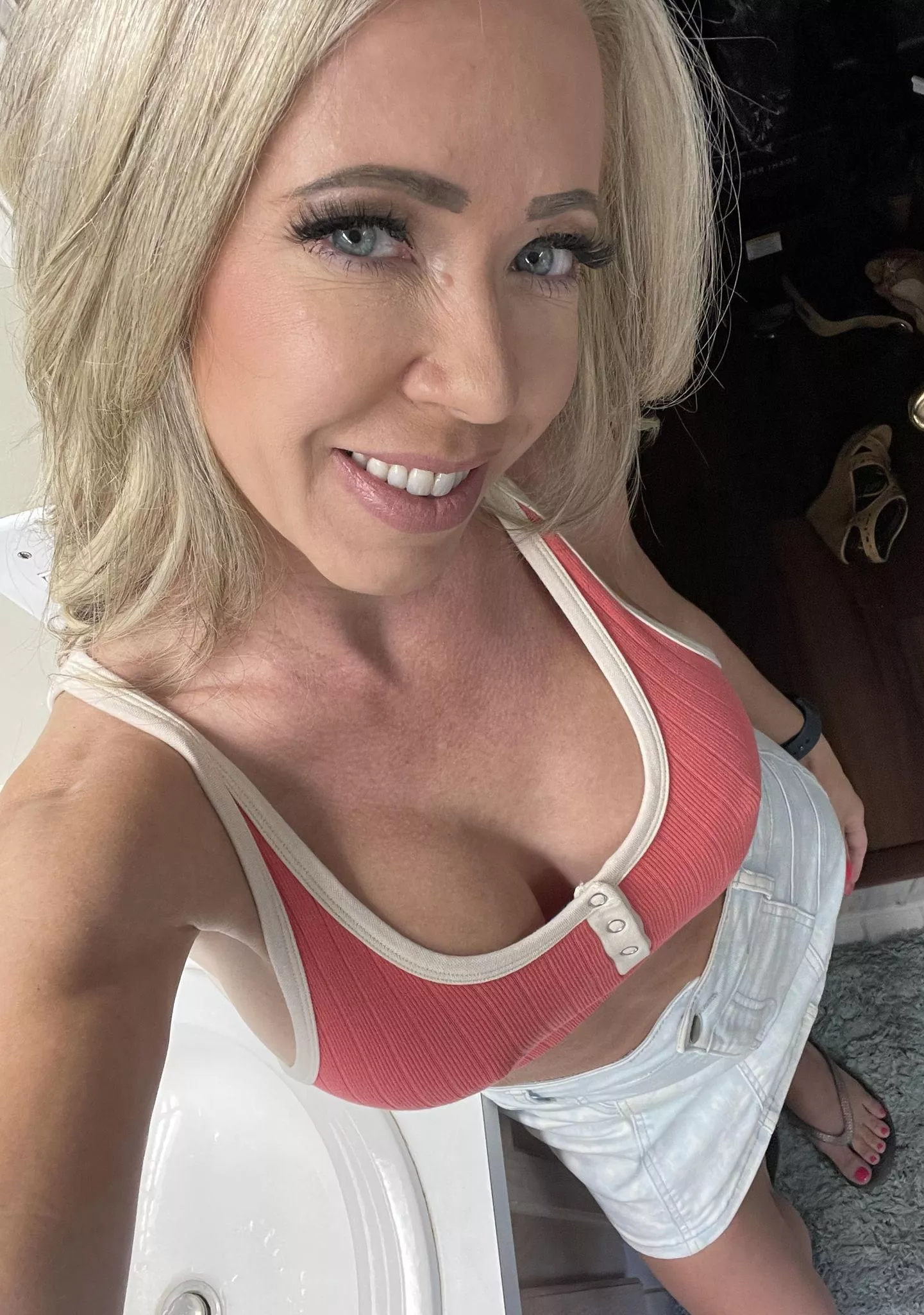 Do you love this top as much as I do? Mandy Monroe (@mandymonroe.official) posted by themandymonroe