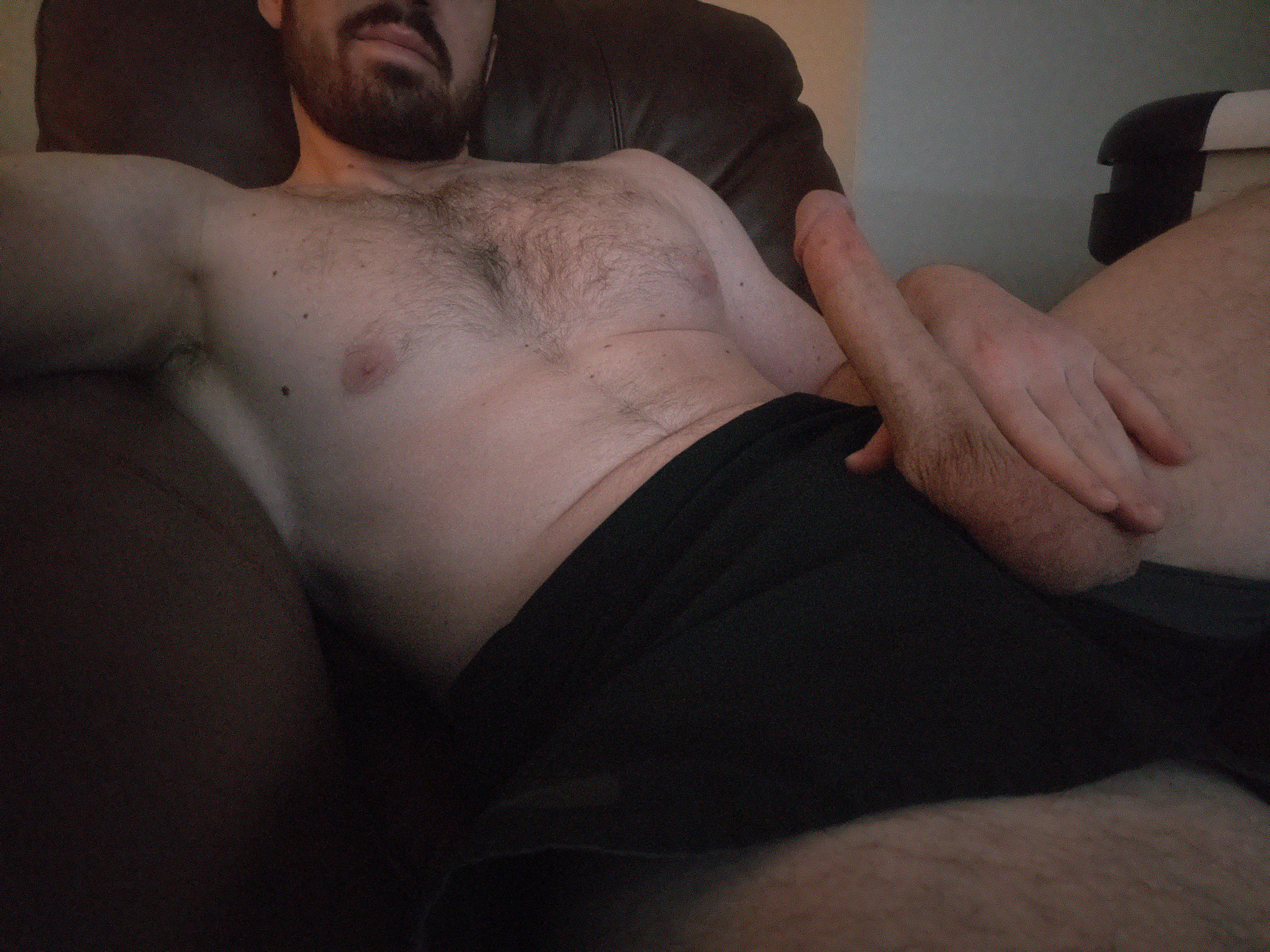 Does the title even matter? [35] posted by SwitchDILF