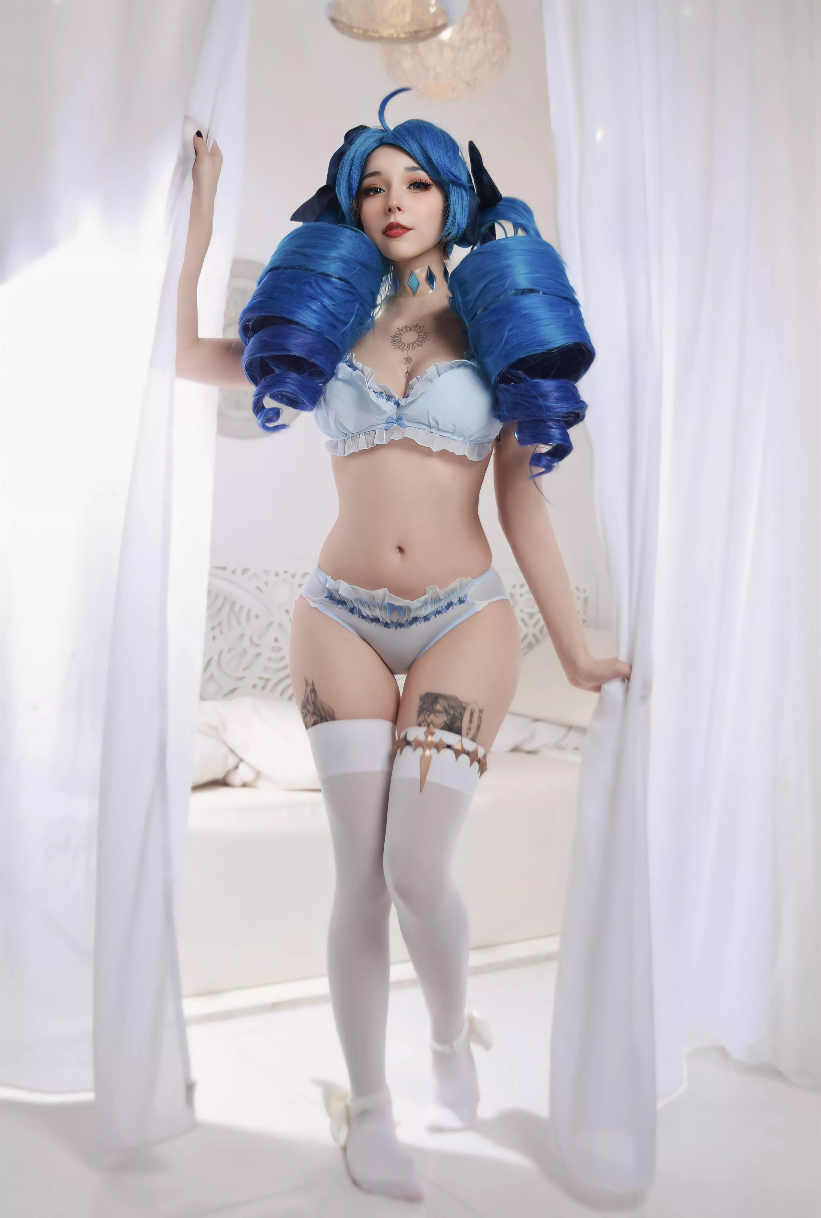 Gwen [LoL] (by neekomari) posted by lolimolly