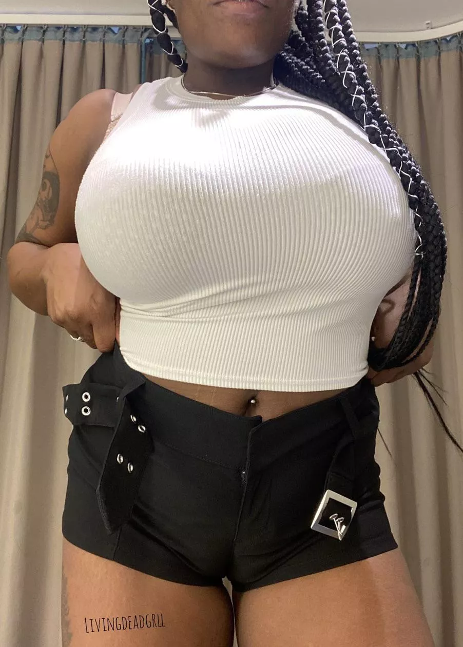 Happy Monday posted by Livingdeadgrll