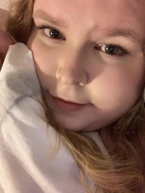 I’m very comfy right now by Lizzihart