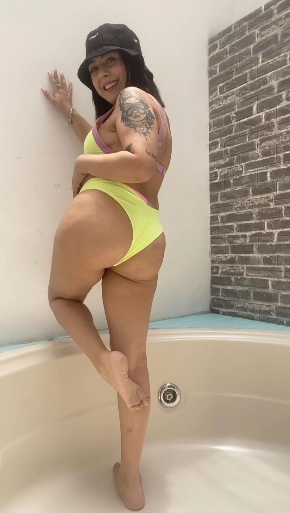 Is Mommys juicy booty creampie worthy posted by SnivelingToad