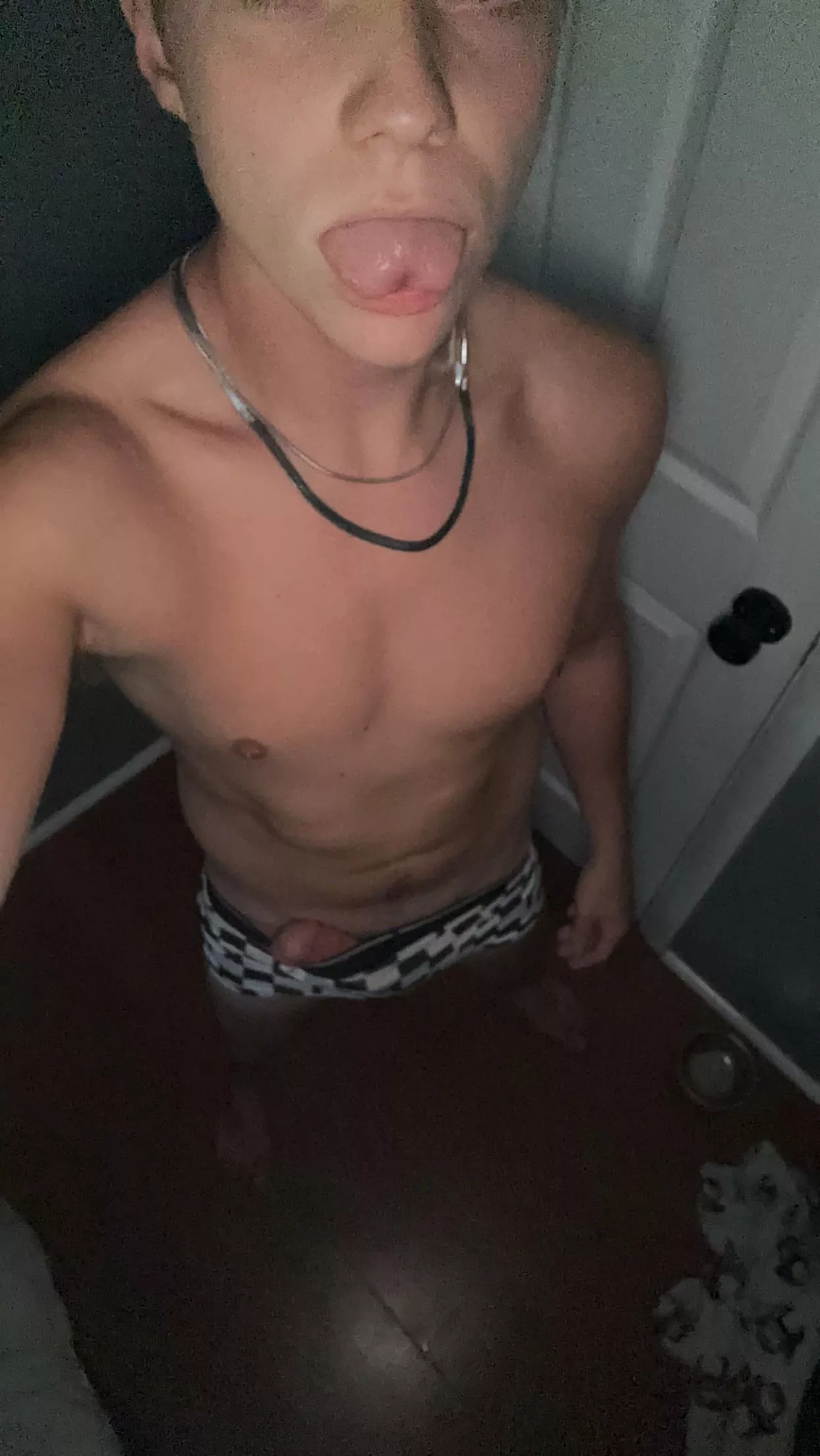 looking for str8 bros. 😈 i'm verse love biceps and hairy pits. be kinky. add ryan. ryan111 and send face for a response. posted by Ambitious-Reveal-571