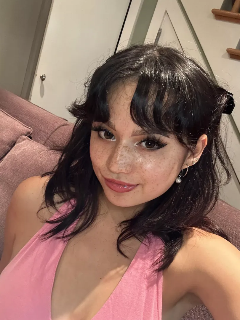 POV: you're on a date with this freckled girl 😉 by NumerousMutation