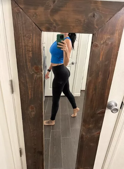 That lulu booty. :P Yummm posted by BarefootBrunette_