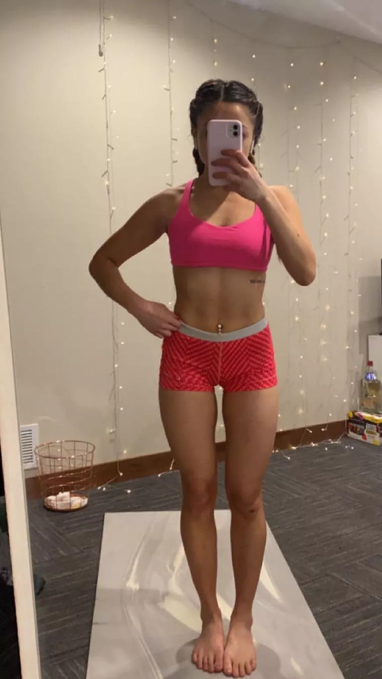 Would you consider me to be fun sized? posted by EllieBunnieXO