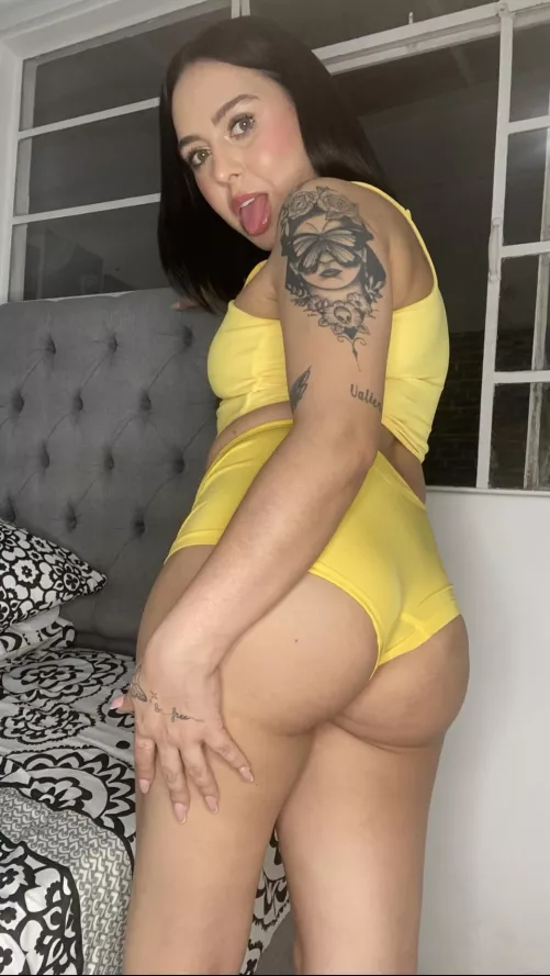 Are you into chubby Mommy cheeks? by SnivelingToad