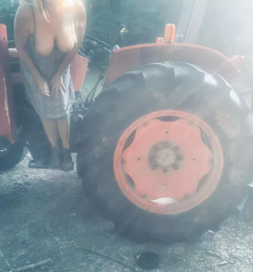 Country as Cornbread let them boobs breath y’all! by SmashvilleOFMilf