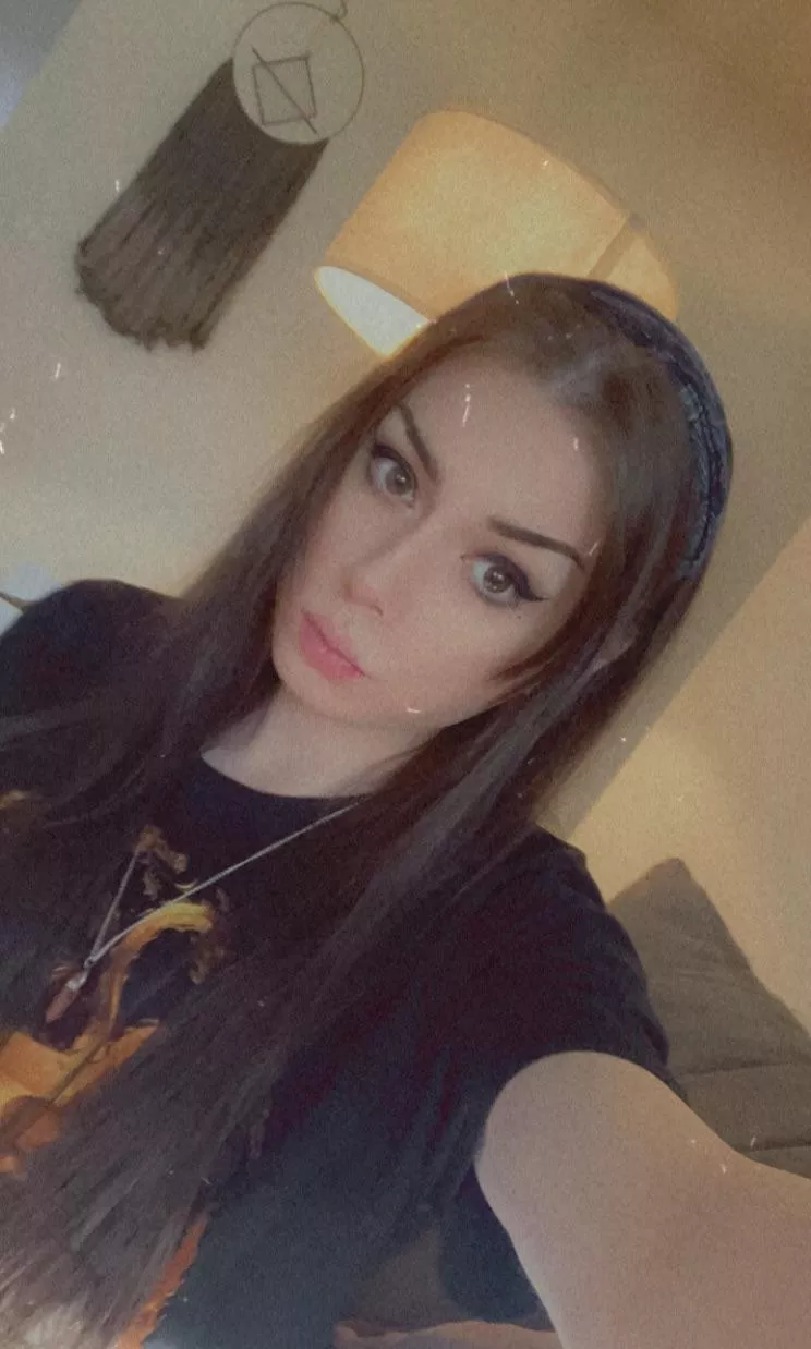 do u accept nudes from horny tgirls? 💗😇 posted by alliemayne20