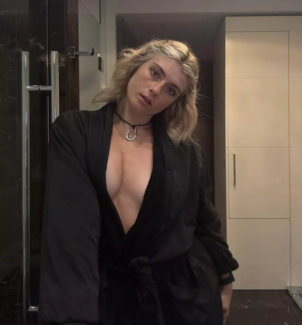 Faith Ordway posted by westwingfan5