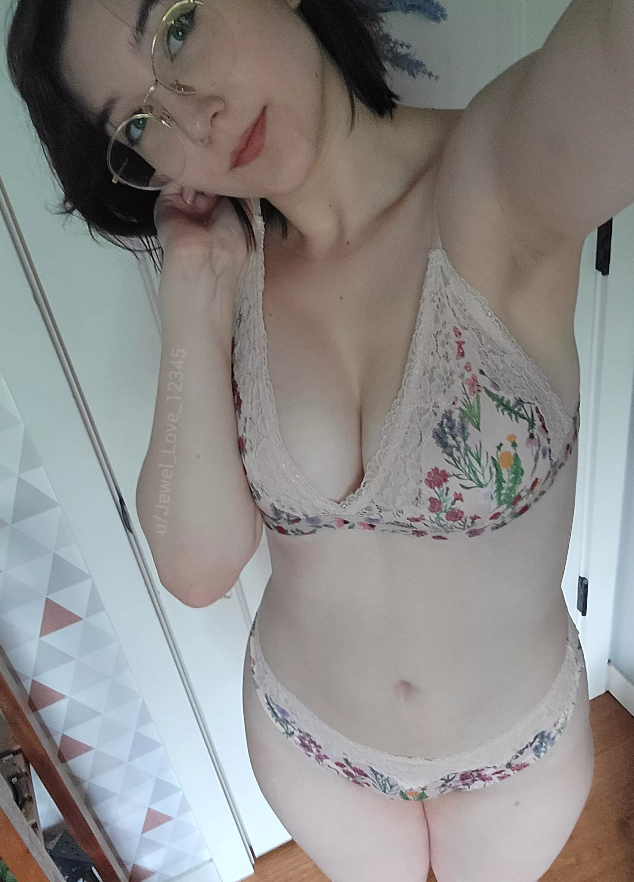 Feeling pretty, I hope you agree! posted by Jewel_Love_12345