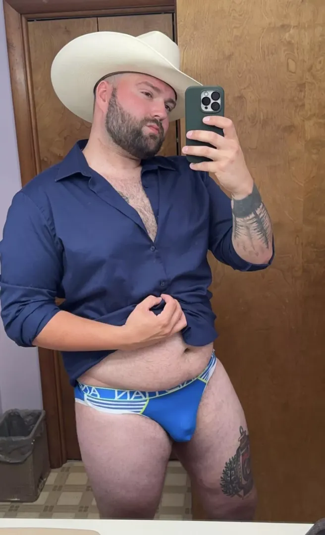 Hat, or no hat? posted by Bkuhelly