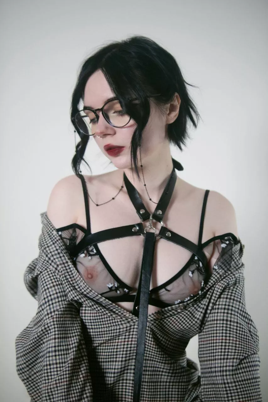 Hi I'm new posted by farthestsob