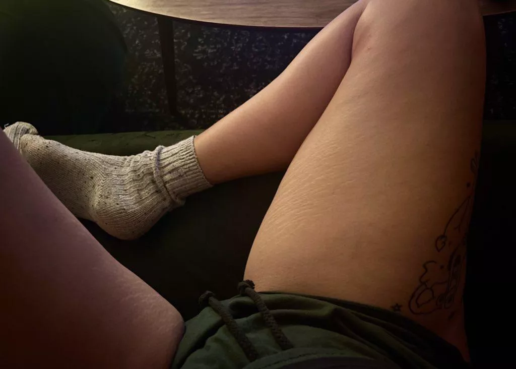 i can’t be the only freak who thinks stretch marks look cool posted by dianna_davis