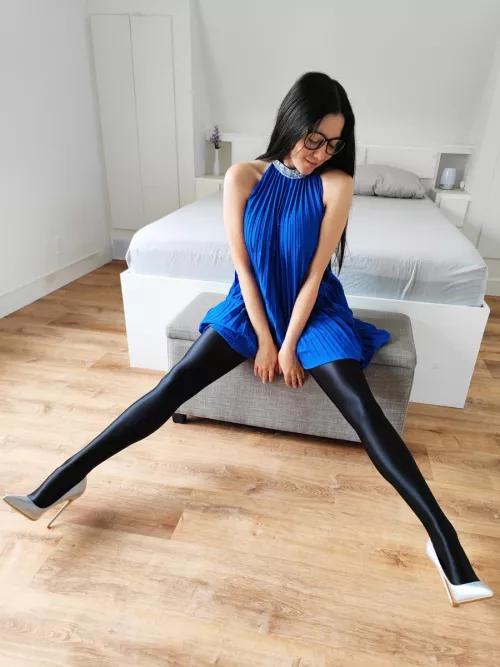 Jet black and shiny tights by HelloSweetAly