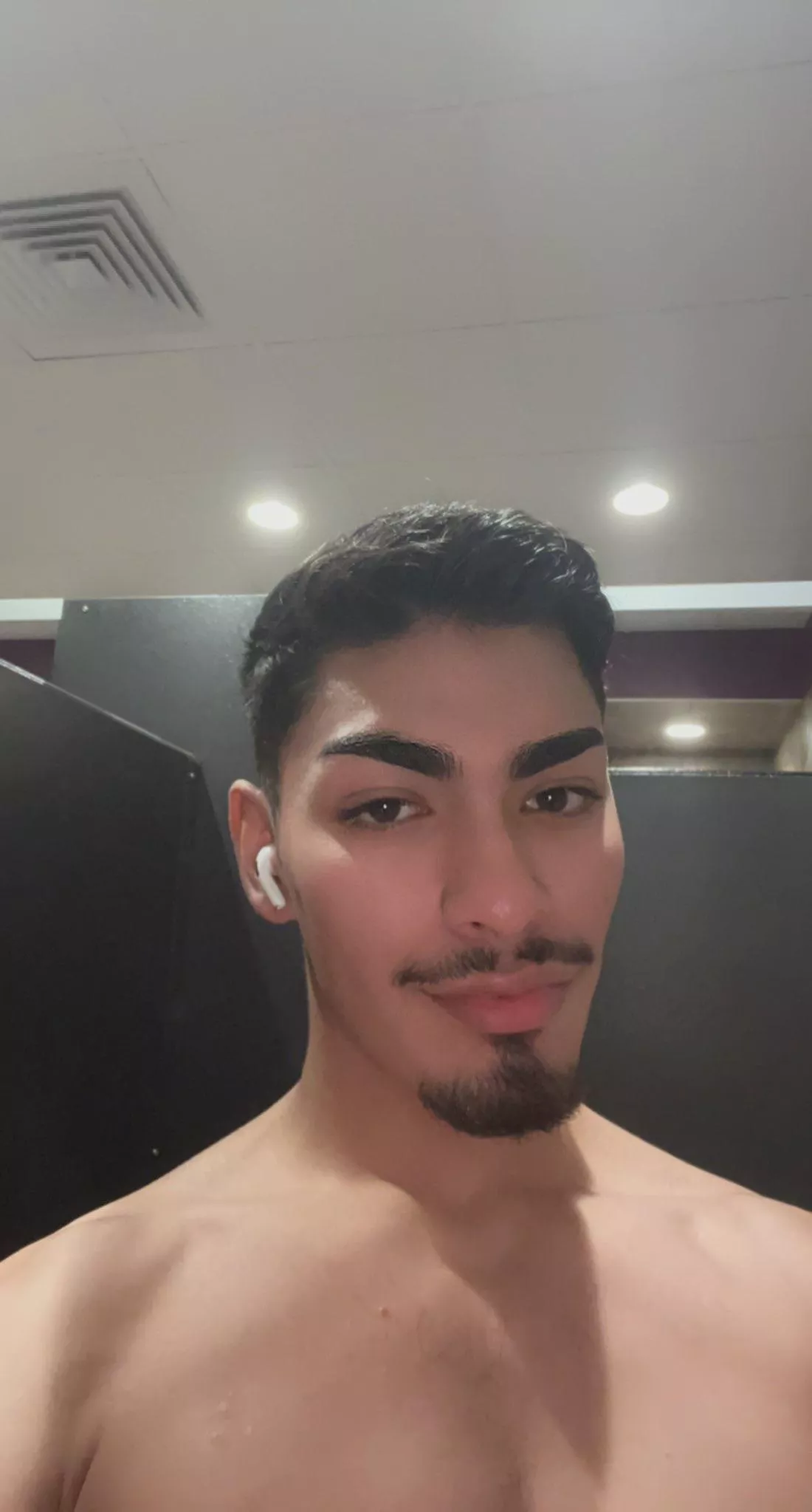 Mornings in the gym are top tier posted by xaviieeerx