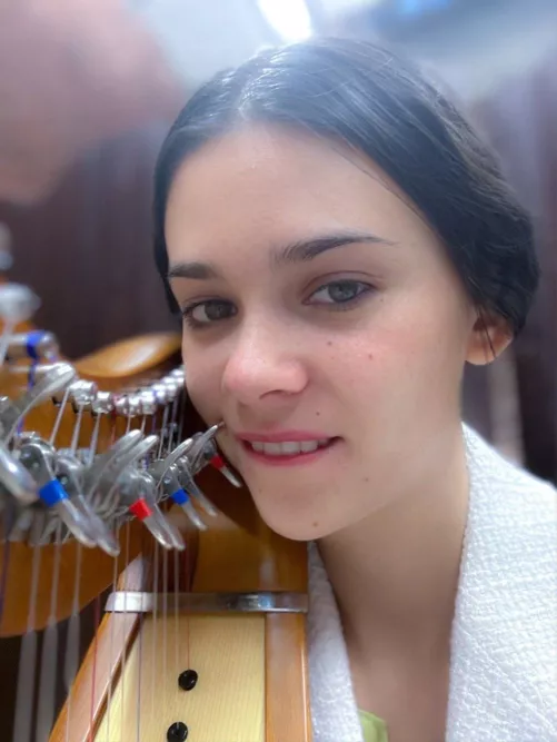 Musician IUTR 🎇 by Zippydinocrash