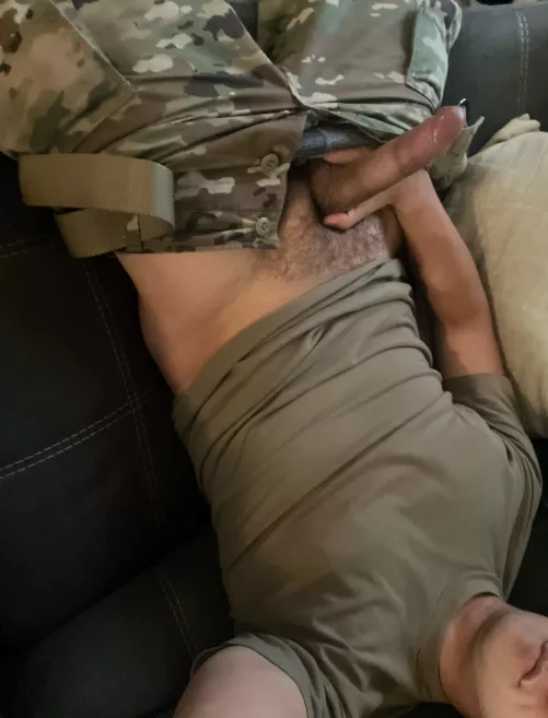 Needing a hot mouth and a tight hole to come home to after work (29) by oznikk